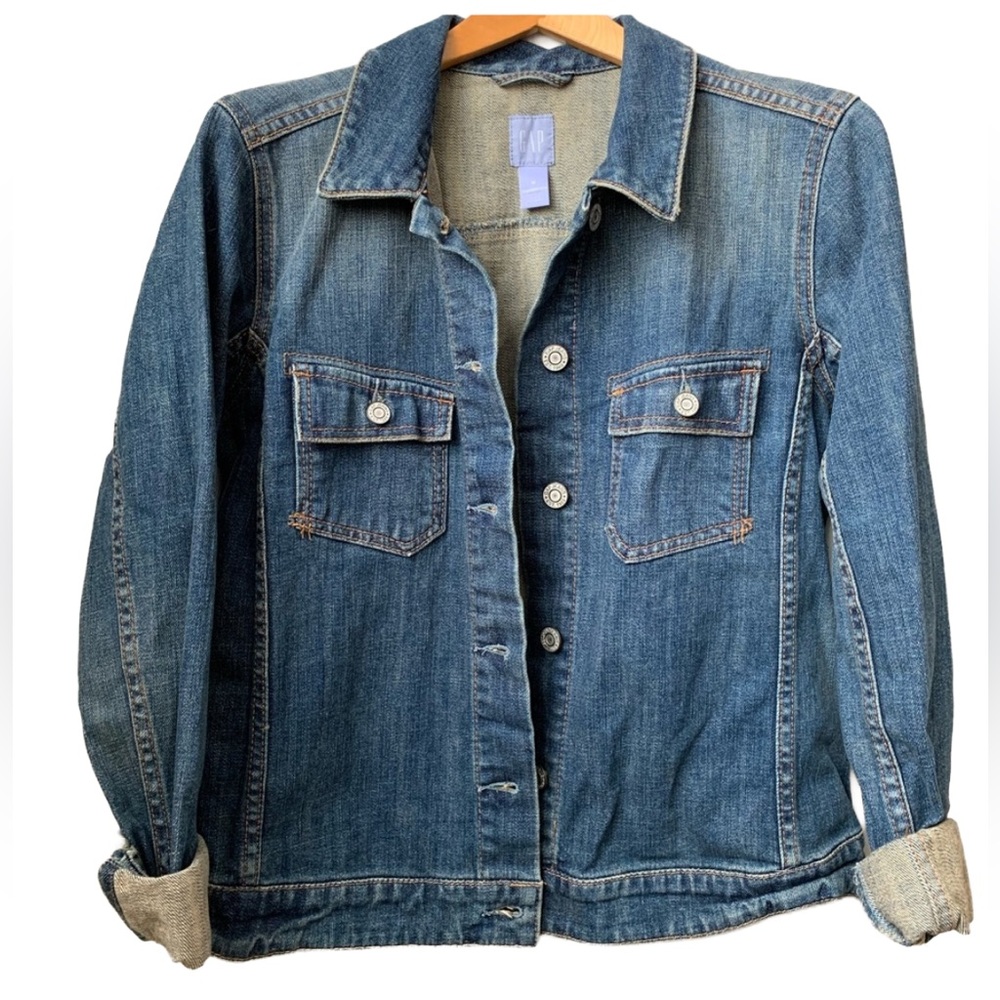 GAP Women’s Medium Wash Maternity Button Front Jean Jacket